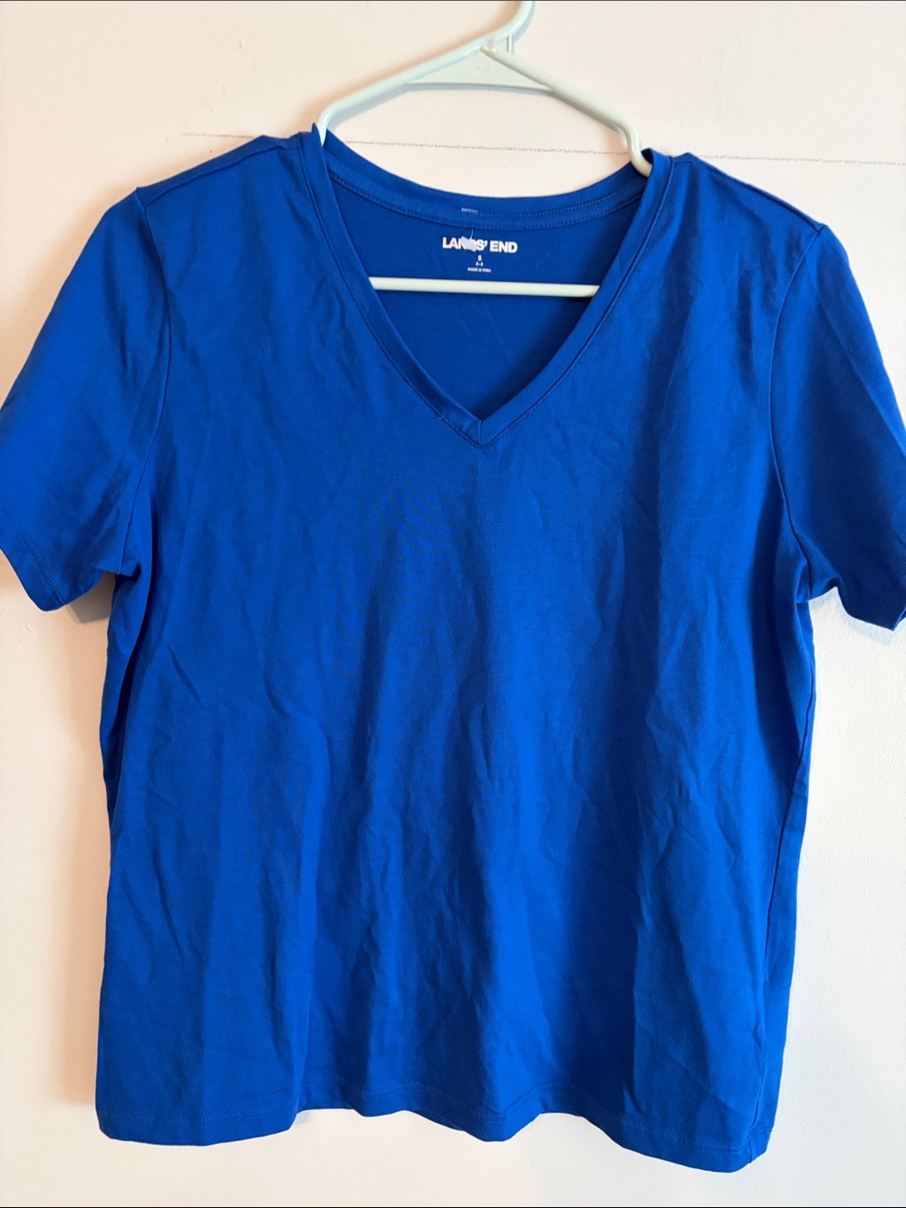 Lands' End woman’s Short Sleeve V-Neck Tee in Royal Blue. Small(6-8) cotton